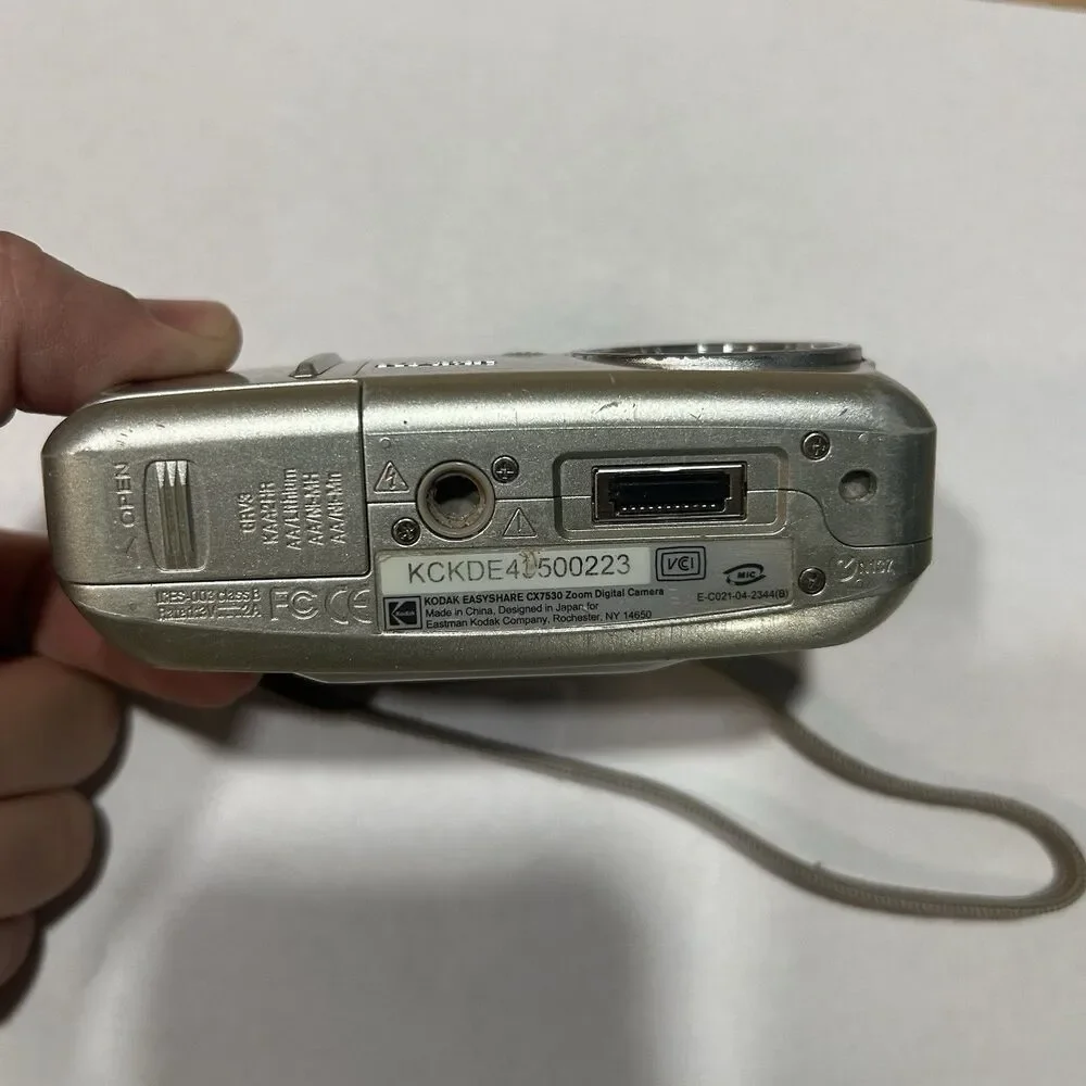 Kodak Digital Camera EasyShare CX7530 5.0MP Silver PARTS ONLY